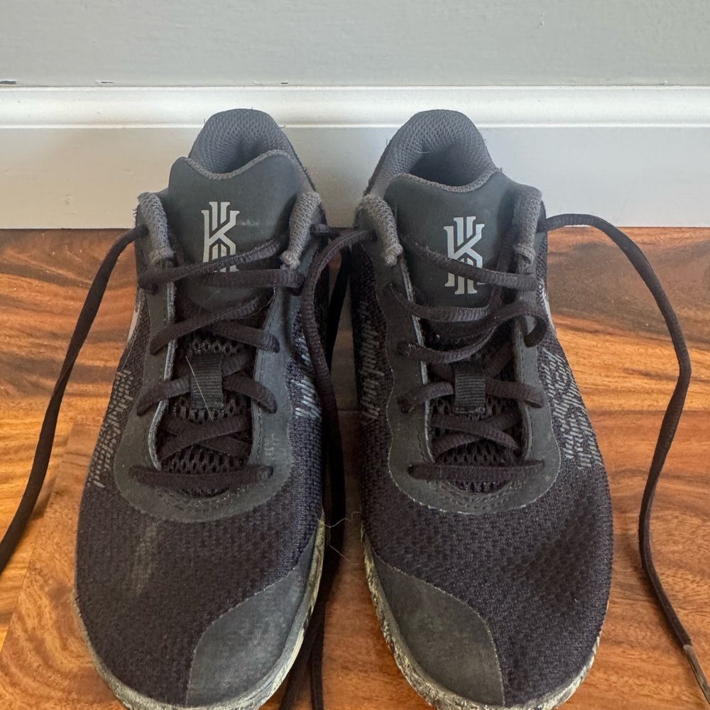 Black Kyrie KIDS Basketball Sneakers